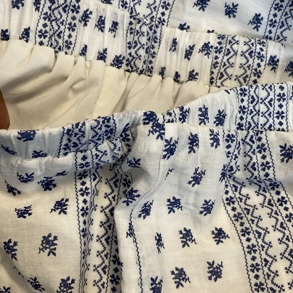 Mdrn Blue And White Tier Maxi Skirt Stitching Flaw
Flowy Floral Design Size XL - Picture 9 of 16